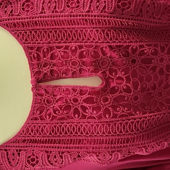 Ladies Plus Size Hi/Lo Top - Picture 4 of 8